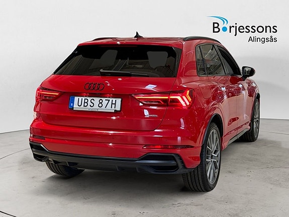 Audi Q3 3 of 17