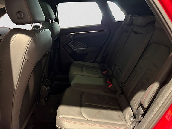 Audi Q3 15 of 17