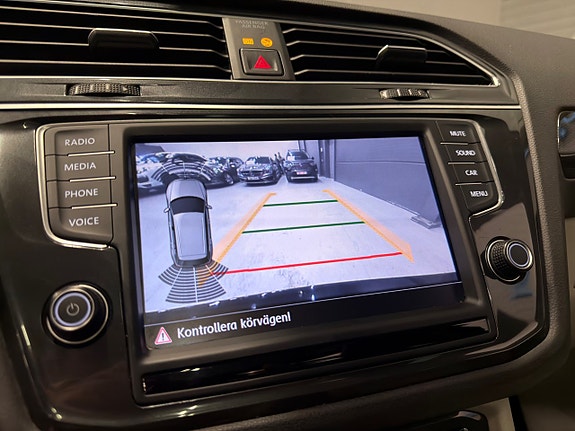Volkswagen Tiguan 22 of 26