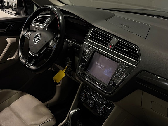 Volkswagen Tiguan 18 of 26