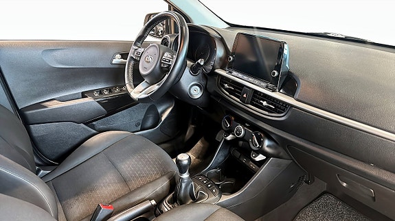Kia Picanto 3 of 17