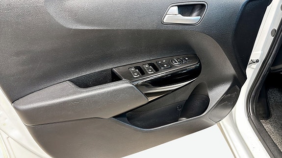 Kia Picanto 11 of 17