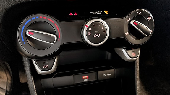 Kia Picanto 15 of 17