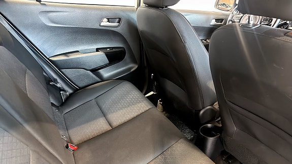 Kia Picanto 5 of 17