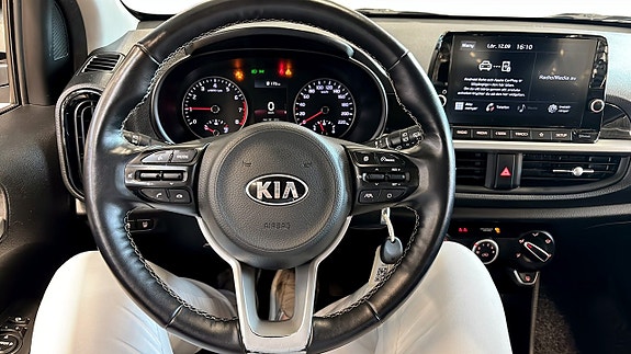 Kia Picanto 13 of 17