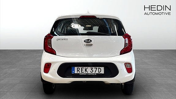 Kia Picanto 7 of 17