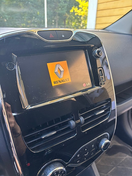 Renault Clio 6 of 10