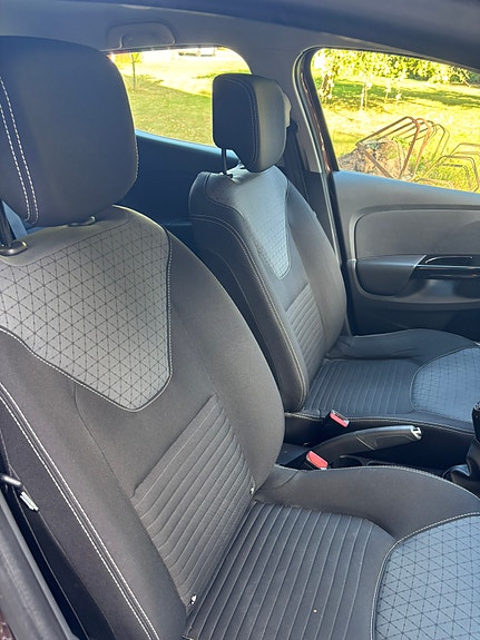 Renault Clio 8 of 10