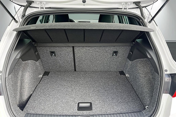 Seat Arona 17 of 25