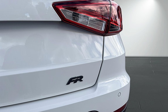 Seat Arona 18 of 25