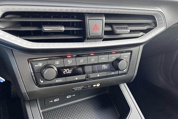 Seat Arona 22 of 25