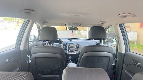 Hyundai i30 7 of 8