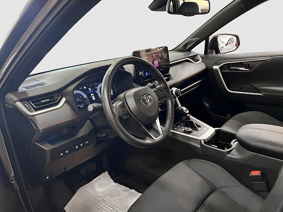 Toyota RAV4 9 of 20