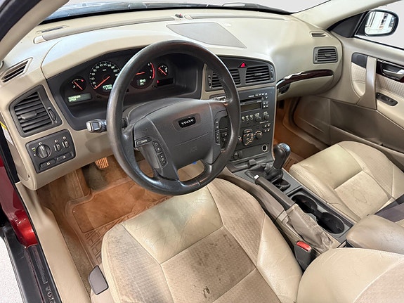 Volvo V70 9 of 14