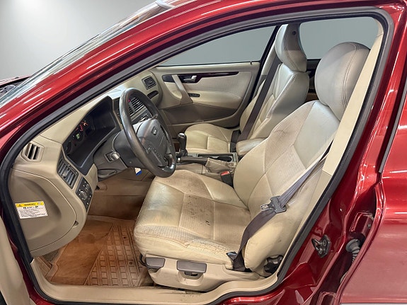 Volvo V70 8 of 14