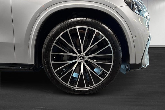 Mercedes-Benz GLC400 12 of 28