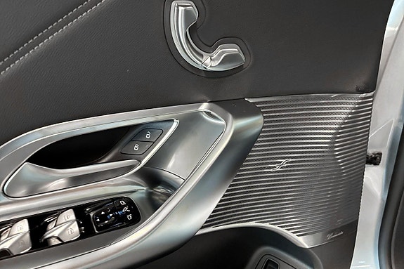 Mercedes-Benz GLC400 16 of 28