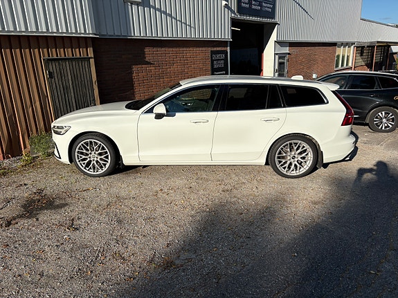 Volvo V60 3 of 3