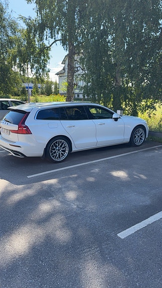 Volvo V60 2 of 3