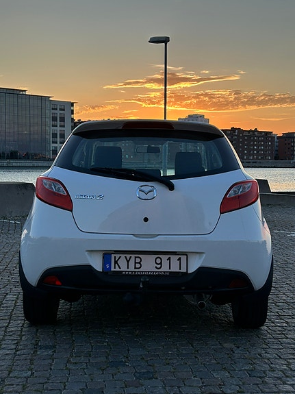 Mazda 2 3 of 8