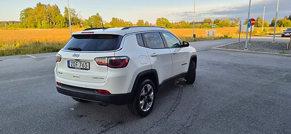 Jeep Compass 2 of 7