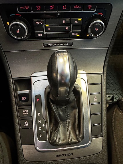 Volkswagen Passat 11 of 12