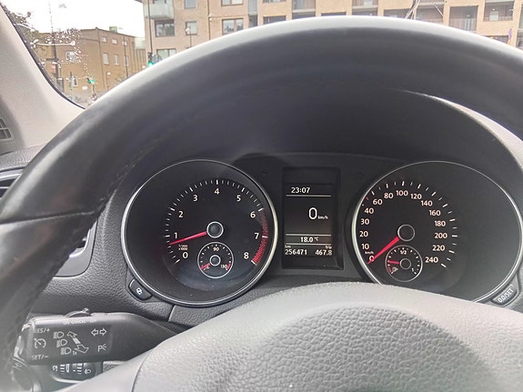 Volkswagen Golf VI 7 of 12