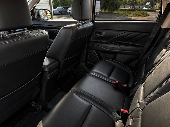Mitsubishi Outlander 16 of 17