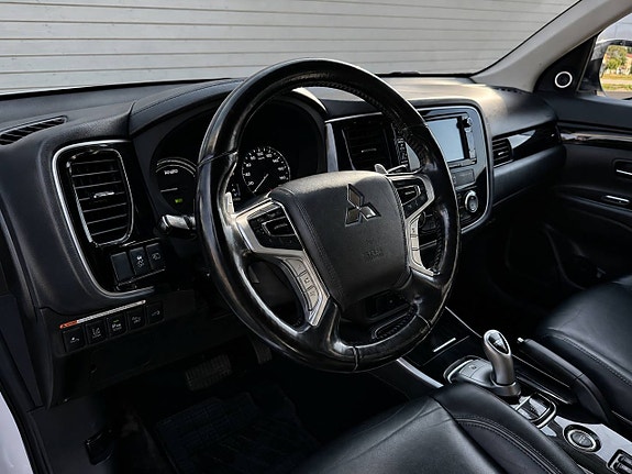 Mitsubishi Outlander 9 of 17
