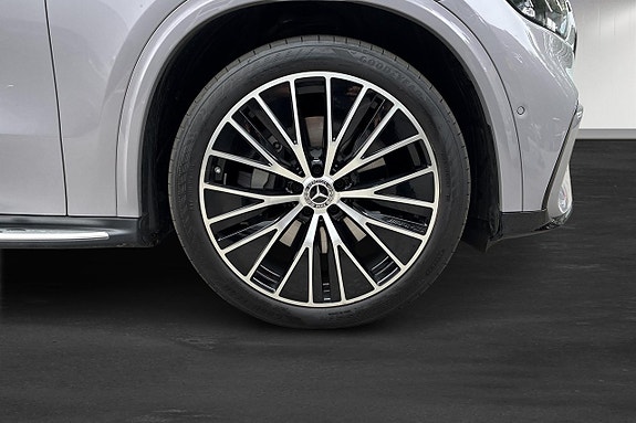 Mercedes-Benz GLC400 12 of 29