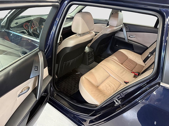 BMW 523i 11 of 21