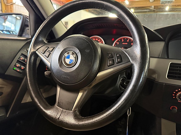 BMW 523i 14 of 21