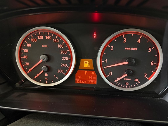BMW 523i 18 of 21