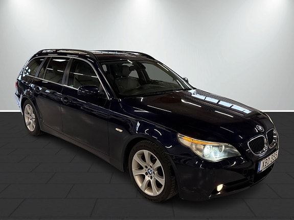 BMW 523i 4 of 21