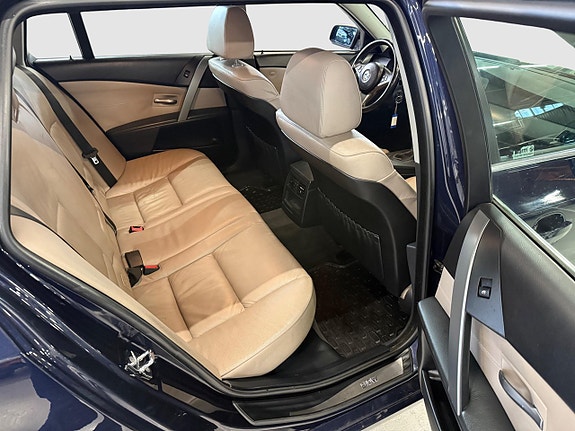 BMW 523i 19 of 21
