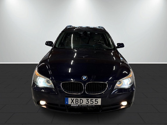 BMW 523i 3 of 21