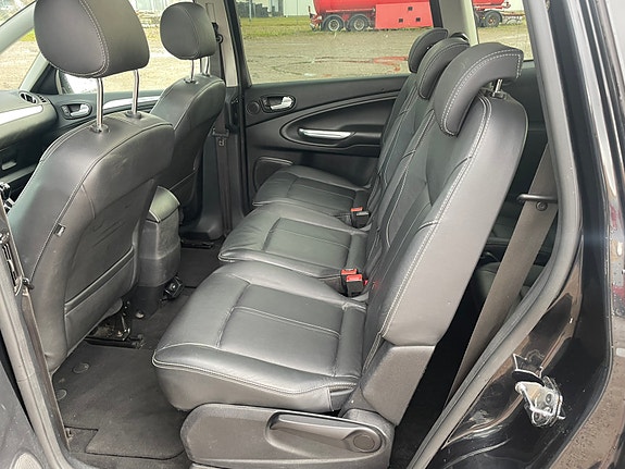 Ford S-MAX 6 of 7