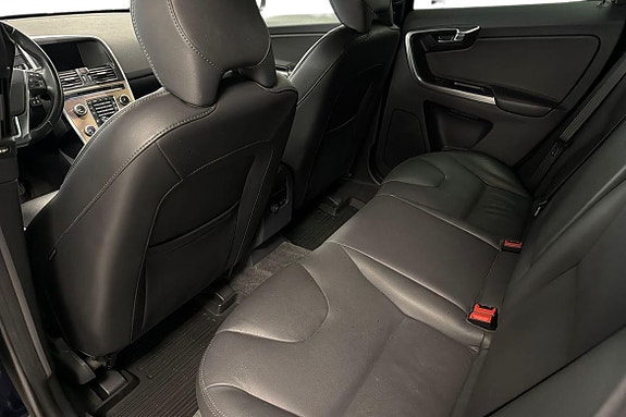 Volvo XC60 13 of 27