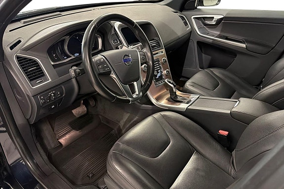 Volvo XC60 14 of 27
