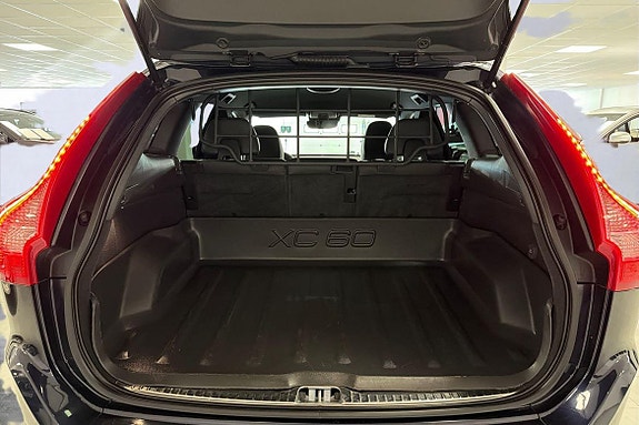 Volvo XC60 12 of 27