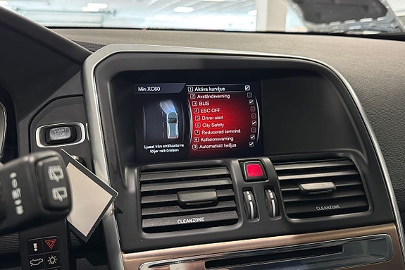 Volvo XC60 16 of 27