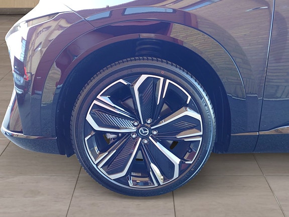 Mazda CX-6e 16 of 17