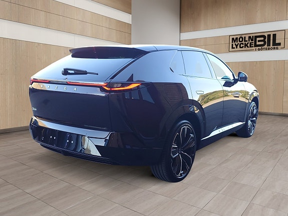 Mazda CX-6e 4 of 17