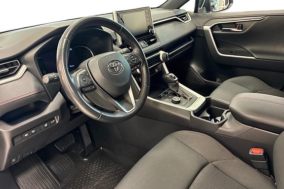 Toyota RAV4 12 of 18