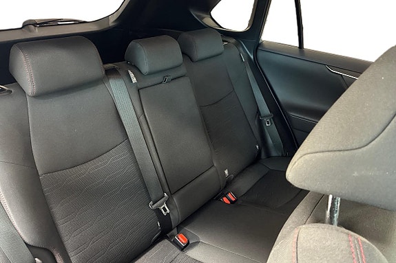 Toyota RAV4 11 of 18