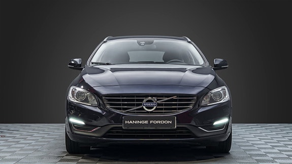 Volvo V60 2 of 21