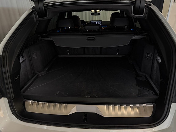 BMW 530e 16 of 21