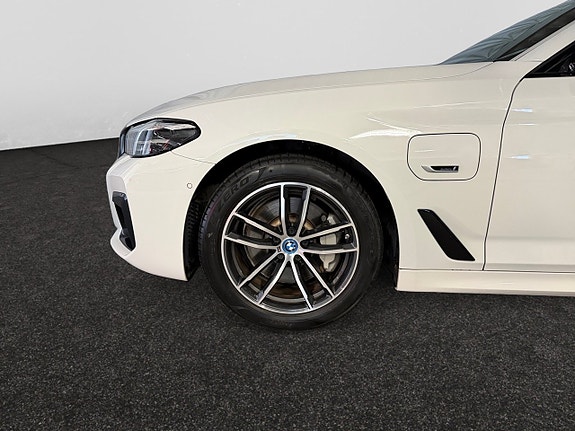 BMW 530e 8 of 21