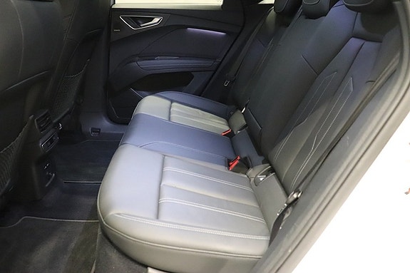 Audi Q4 e-tron 9 of 12