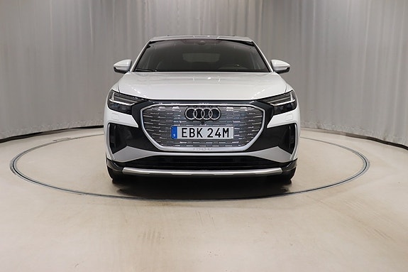 Audi Q4 e-tron 2 of 12